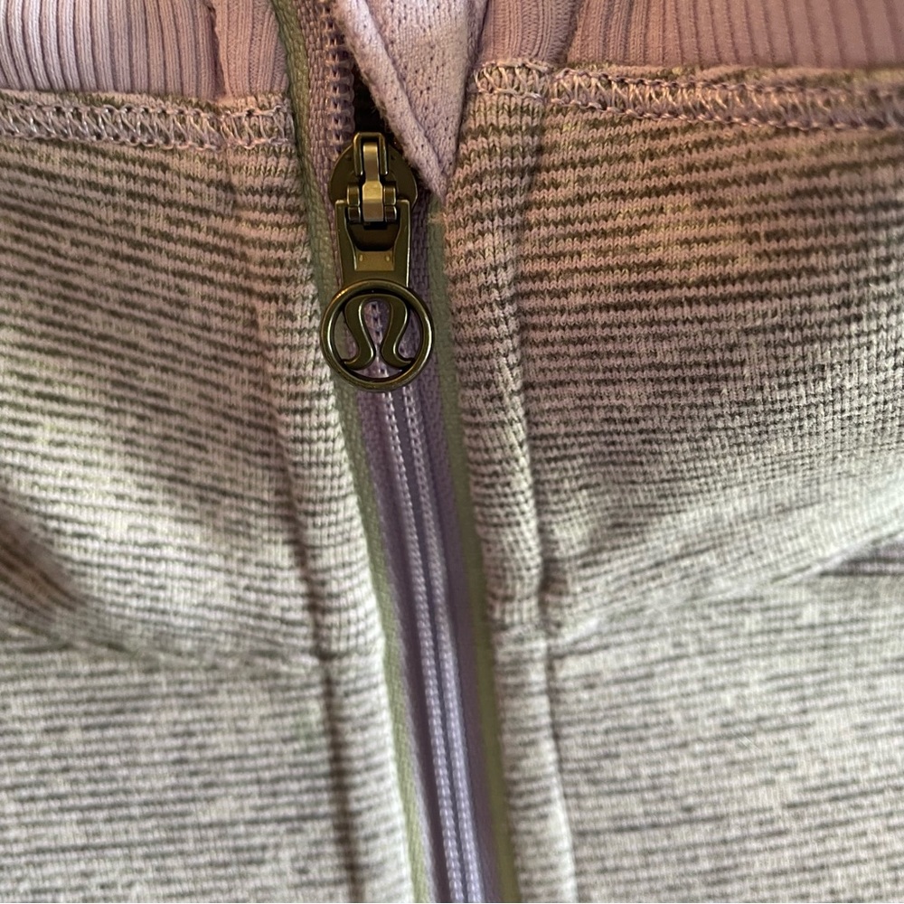Lululemon Athletica Run Full Tilt Lilac Half zip Pullover - Picture 5 of 11